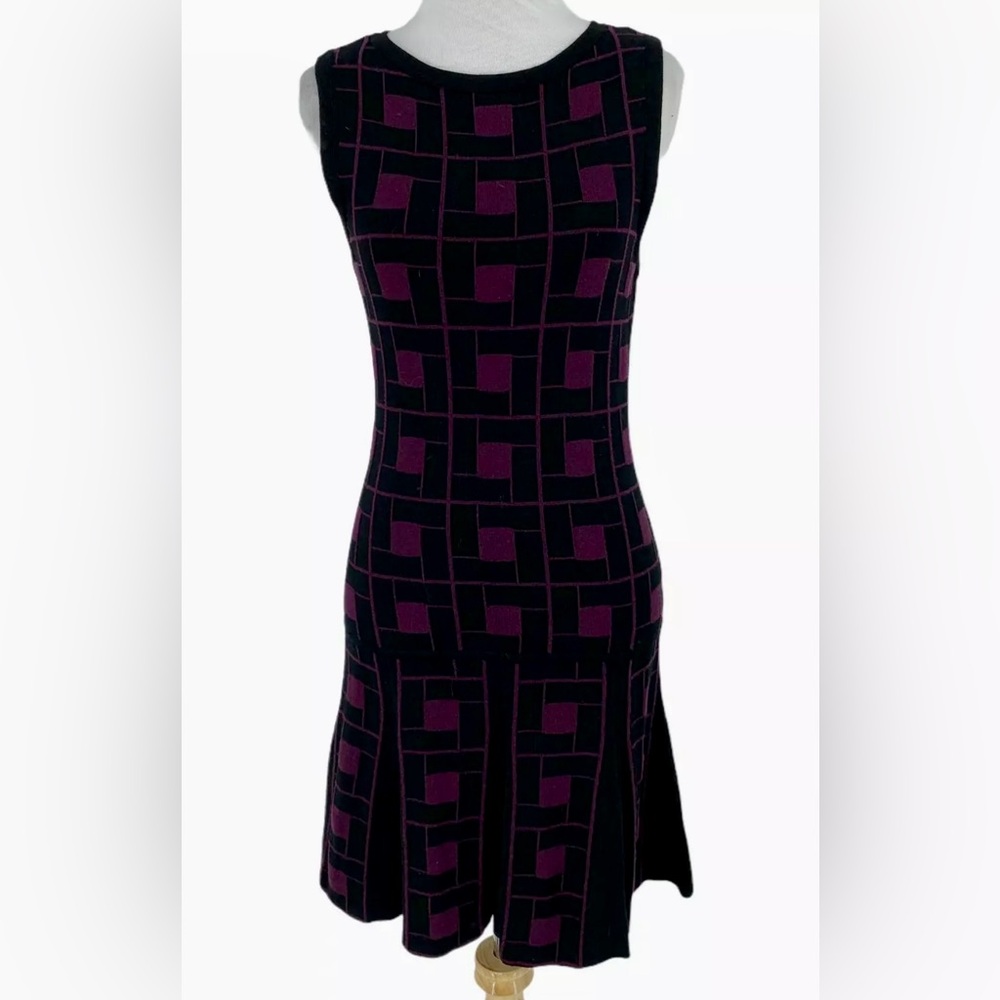 Alice + Olivia Women's Dress Size XS Black Knit Sweater Drop Waist Pleats classy
